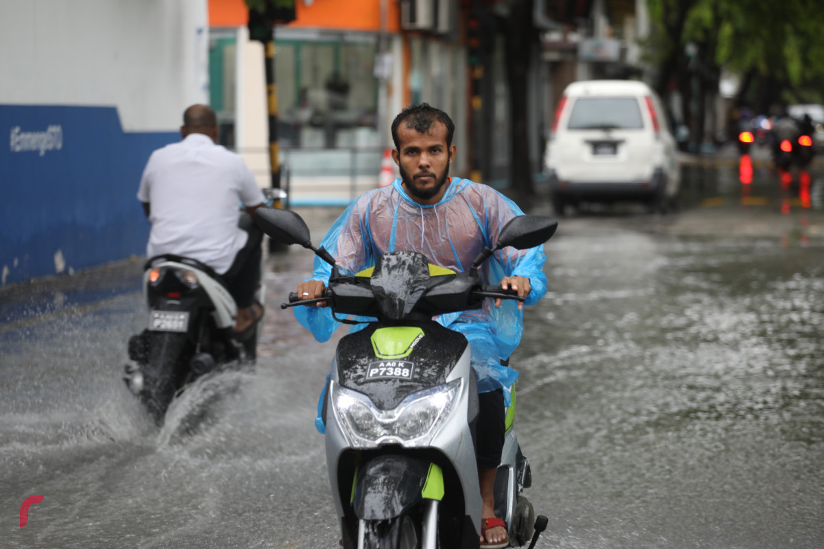 23 މެއި 2019 --މާލެއަށް މިއަދު ކުރި ވިއްސާރާގައި މަގުތަކުގައި ފެންބޮޑުވެފައި-- ފޮޓޯ: ޝުއައިބް މުހައްމަދު