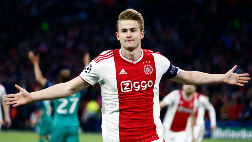 ނެދަލޭންޑްސްގެ ޑިފެންޑަރ މަތައިސް ޑެލައިޓް