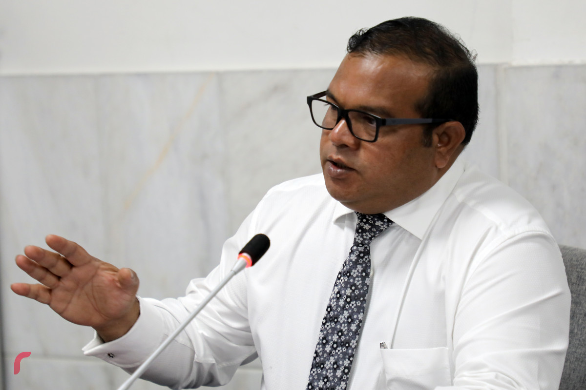 ޑރ. އަފްރާޝީމްގެ މަރުގެ މައްސަލާގައި ބޭއްވި ސަލާމަތީ ހިދުމަތްތަކުގެ ކޮމެޓީ ބައްދަލުވުމުގެ ތެރެއިން -- ފޮޓޯ: ޔޫސުފް ސޮފްވާން