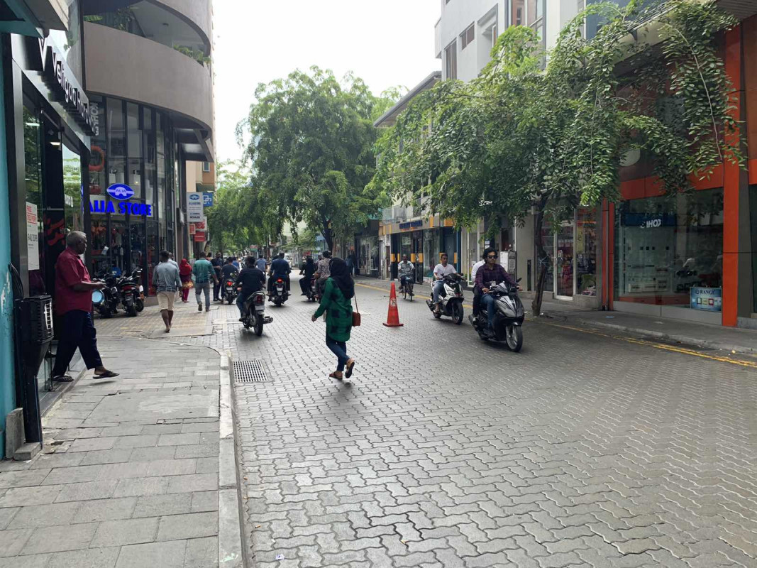 މާލެ މަޖީދީ މަގުގައި ބަޔަކު ހަރަކާތްތެރި ވަނީ