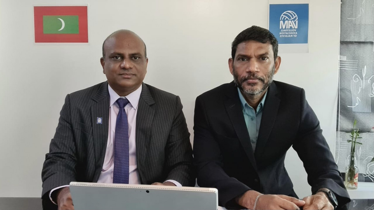 ސެންޓްރަލް އޭޝިއާ ޒޯނަލް ވޮލީބޯލް އެސޯސިއޭޝަނުގެ ބައްދަލުވުމެއްގައި ލަތީފް އާއި ވީއޭއެމްގެ ޖެނަރަލް ސެކްރެޓަރީ މުޙައްމަދު ޝާފީ