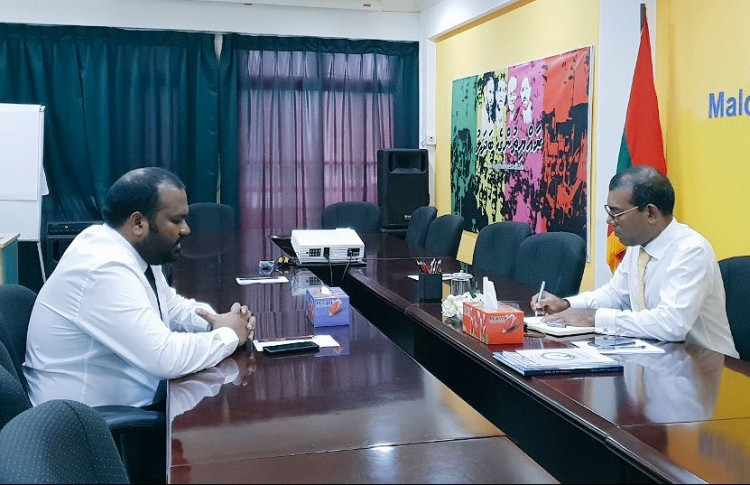 Speaker Mohamed Nasheed with Tourism Minister Ali Waheed