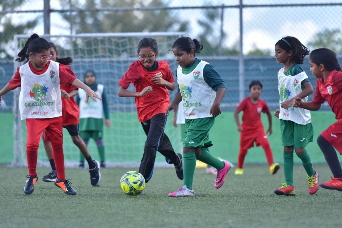 އެފްއޭއެމްގެ ގްރާސް ރޫޓް ހަރަކާތުގެ ތެރެއިން: އެފްއޭއެމް އިން ބުނަނީ ކުޑަކުދިންގެ ހަރަކާތްތައް ފަށަން އަދި އަހަރެއް ނަގާނެ ކަމަށް