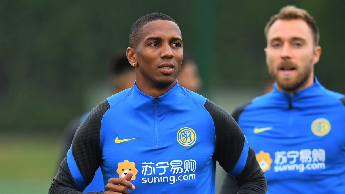 ކޮވިޑް-19 އަށް ޕޮޒިޓިވްވި އިންޓަގެ ޑިފެންޑްރު އޭޝްލީ ޔަންގް