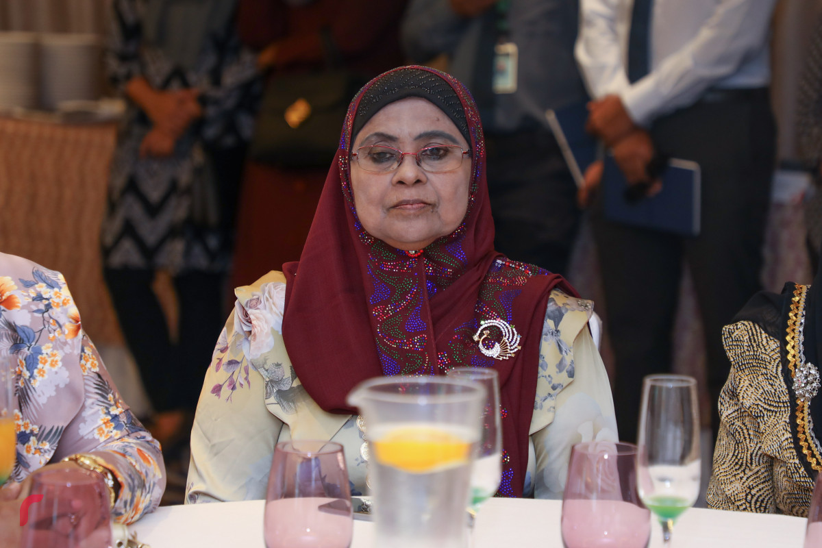 ދޮށީ އުމުރުގެ މީހުންނާބެހޭ ޤައުމީ އެކްޝަން ޕްލޭން އިފްތިތާޙުކުރުމަށް ބޭއްވި ރަސްމިއްޔާތުގެ ތެރެއިން -- ފޮޓޯ: ޔޫސުފް ސޮފްވާން