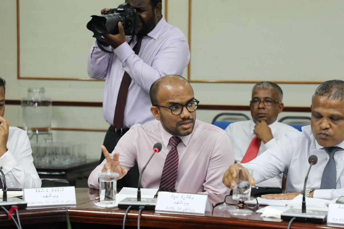 މިނިވަން މުއައްސަސާތަކުގެ ކޮމެޓީއަށް ދައުލަތުގެ ހުރިހާ ވަޒީރުން ހާޒިރުކުރުން --- ފޮޓޯ : ޔޫސުފް ސޮފްވާން