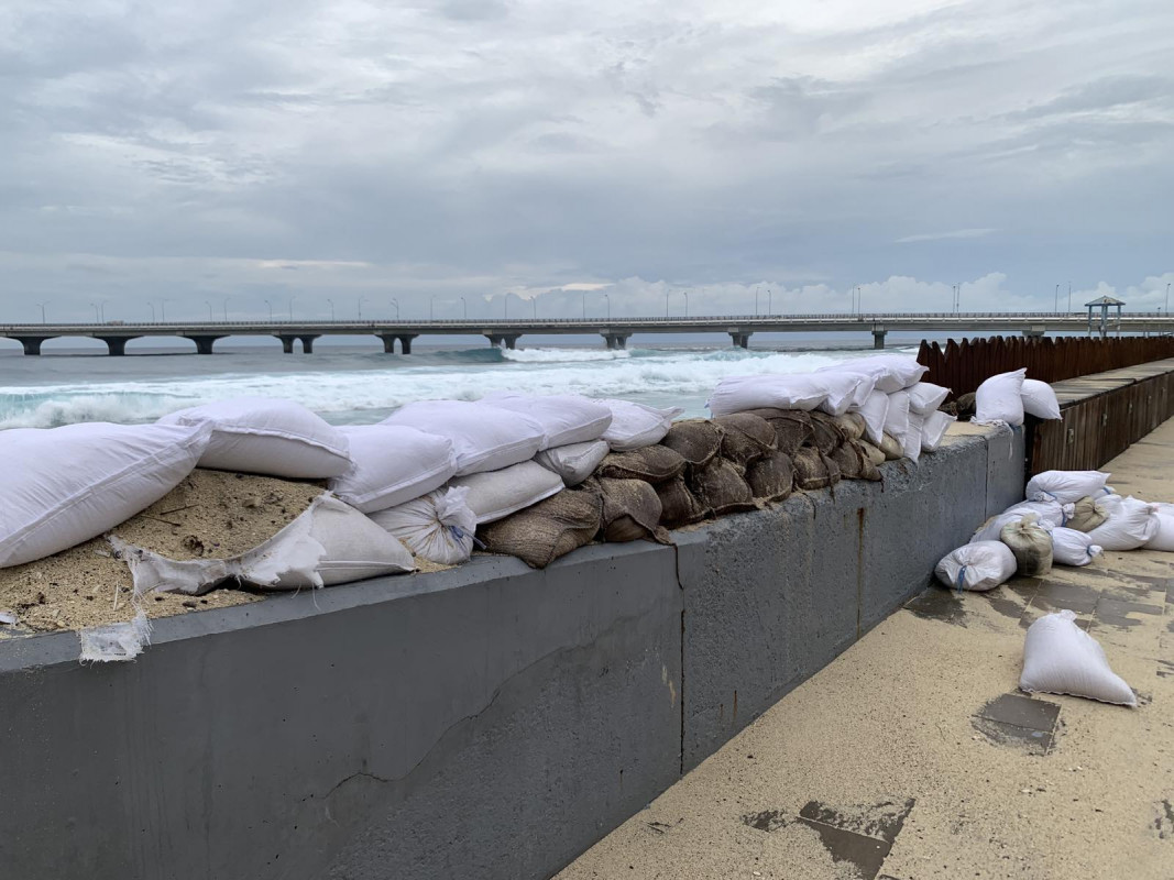 ރާޅުގަނޑު ސަރަހައްދު - އުދައިން ސަލާމަތްވުމަށް ވެލި ބަސްތާ ޖަހާފައި - ފޮޓޯ: ރާއްޖެއެމްވީ