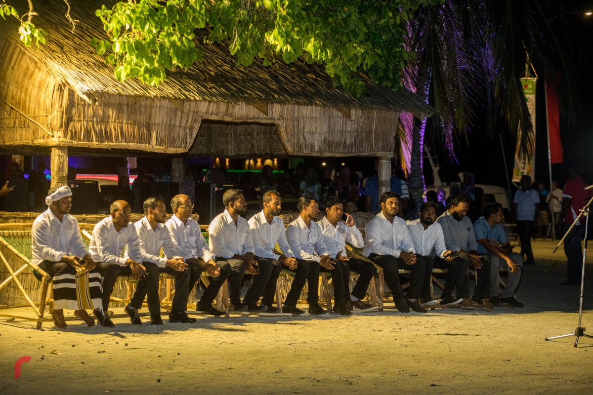 10 އޯގަސްްޓް 2019/ ހއ.ހޯރަފުށި --އީދު ވެދުމާއި ދިނުމަށް ރަށުގެ ކައުންސިލުންނާއި އިސް ވެރިން-- ފޮޓޯ: ޝުއައިބް މުހައްމަދު