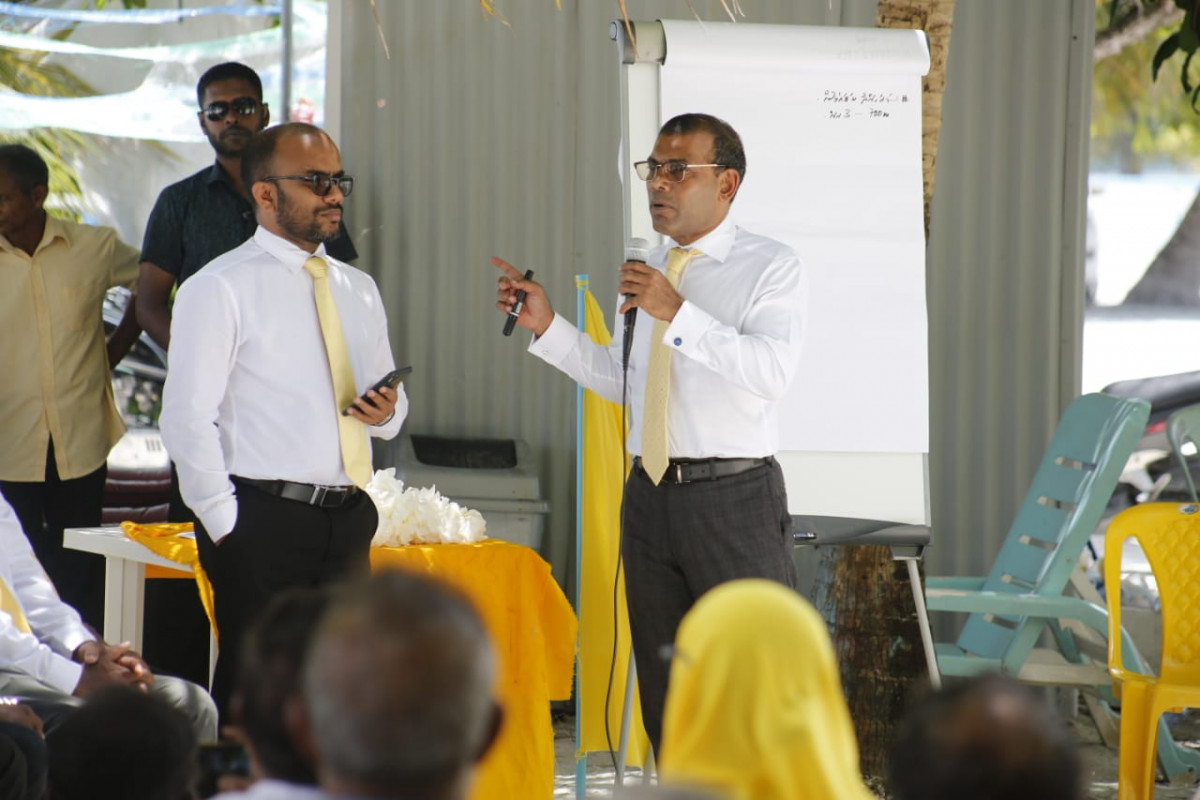 Minister of Finance Ibrahim Ameer with Speaker of Parliament Mohamed Nasheed during MDP\'s \"Rahvehi Fathis\" campaign
