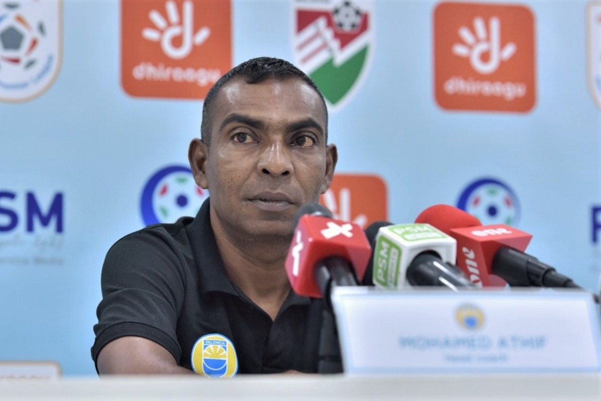 ކުލަބު ވެލެންސިއާގެ ކޯޗު މުޙައްމަދު އާތިފް (އާތީ)