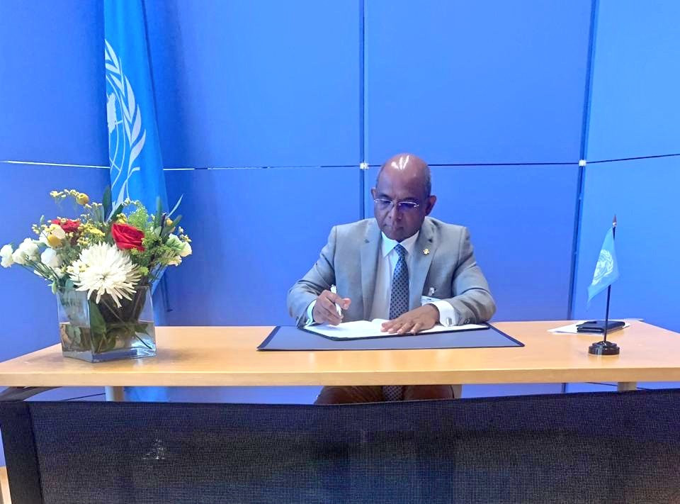 މިނިސްޓަރ ވަނީ އދގެ އާއްމު މަޖިލީހުގެ ހަވާސާގައި ބޭއްވި މޫސުމާއި ބެހޭ ބައްދަލުވުމެއްގައި ބައިވެރިވެވަޑައިގެންފައި