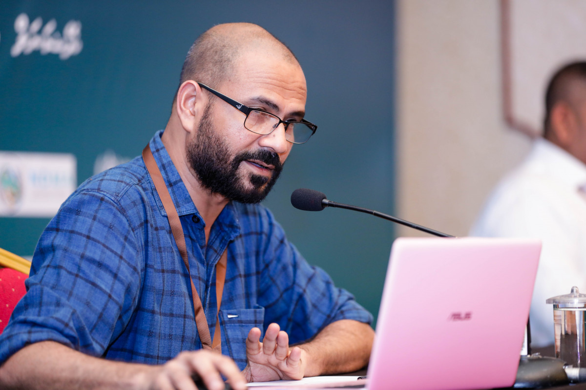 އެންއޯއީސީގެ ފަރާތުން ބޭއްވި ނޫސްވެރިންގެ ބައްދަލުވުމުގައި، ޑރ. އިބްރާހީމް އަފްޒަލް މައުލޫމާތުދެއްވަނީ