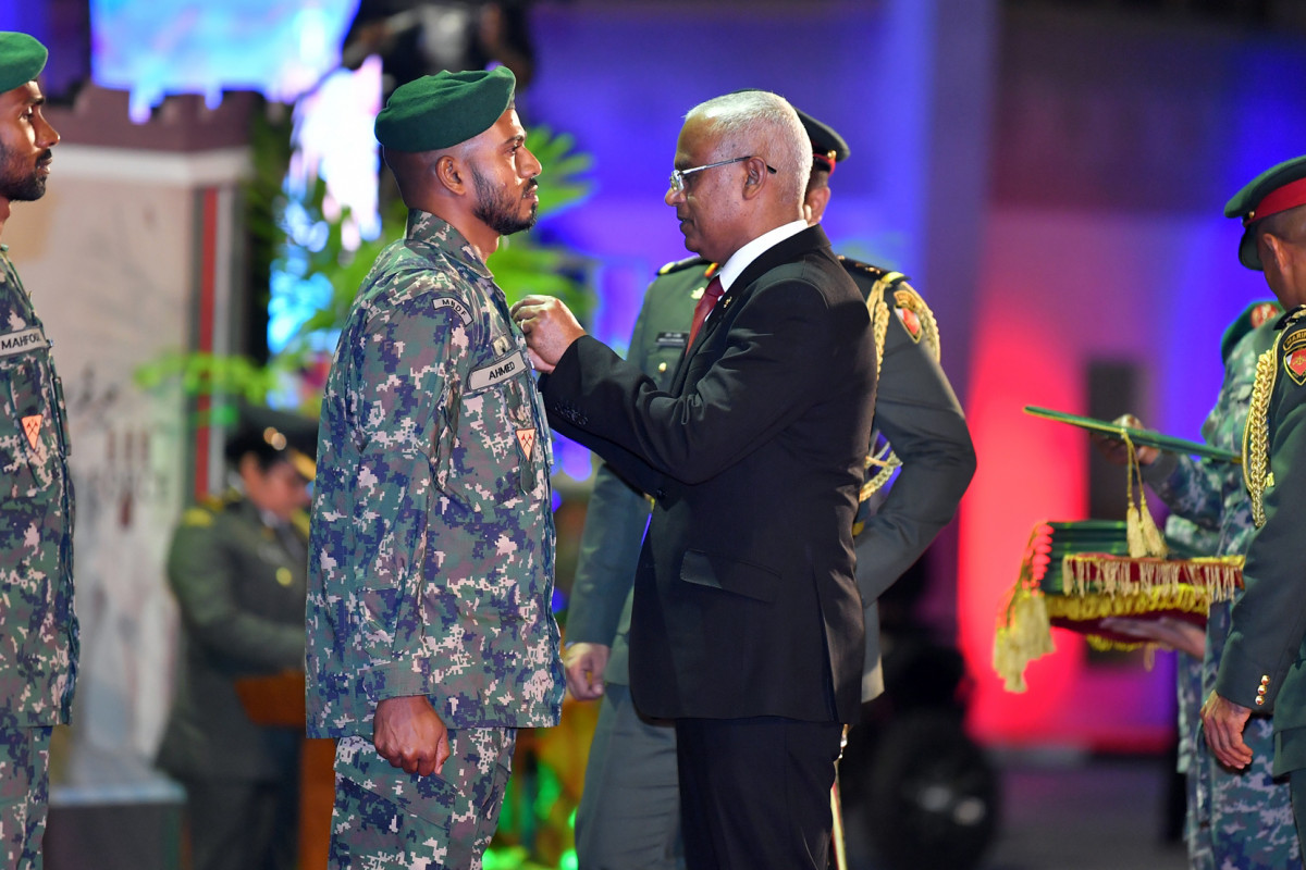 ވެދުން ސަލާމްކުރުމުގެ ރިހި މެޑަލް ރައީސުލް ޖުމްހޫރިއްޔާ އިބްރާހީމް މުހައްމަދު ސޯލިހް ހަވާލުކޮށްދެއްވަނީ