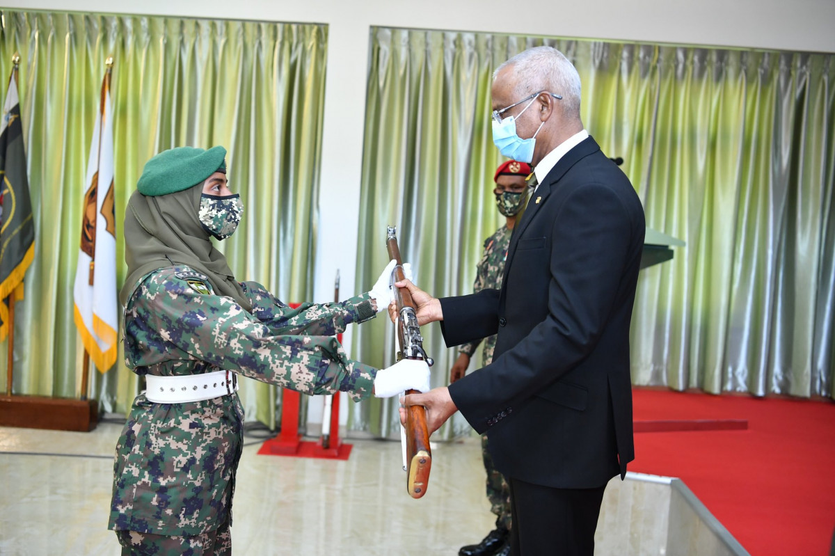 އެމްއެންޑީއެފްގެ 66 ވަނަ އަސާސީ ތަމްރީނު ކޯސް ފުރިހަމަކުރި ދަރިވަރަކަށް ރައީސް ސޯލިހު ބަޑި ހަވާލުކުރައްވަނީ