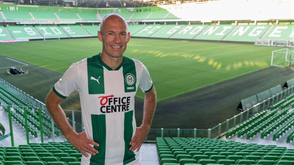 ނެދަލެންޑްސް ފޯވާޑް އާޔެން ރޮބެން ގްރޮނިންގެންގެ ޖާޒީގައި