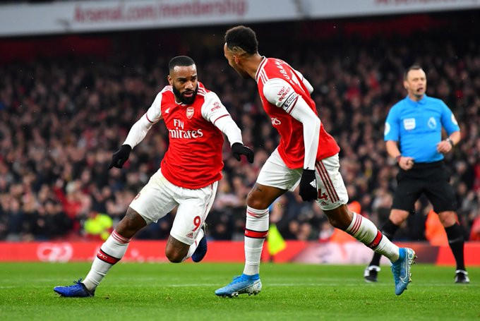 އާސެނަލް އަދި ސައުތުހެމްޕްޓަން ބައްދަލުކުރި މެޗުގެ ތެރެއިން