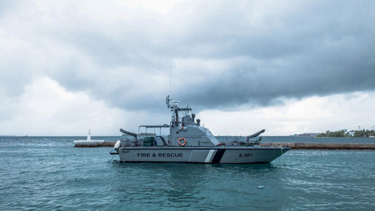 އުޑުމަތީގައި ފުސް ވިލާ ގިނަވެފައި - ރާއްޖެއަށް މިހާރު ކުރަމުންދާ ވިއްސާރައިގައި މާލެ އަށް ދޭތެރެ ދޭތެރެއިން ބޯކޮށް ވާރޭ ވެހެމުންދޭ - ފޮޓޯ: ރާއްޖެއެމްވީ