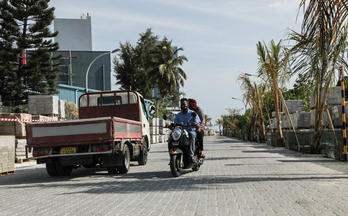 ވެހިކަލްތަކަށް ފަސޭހައިން ދުއްވޭނޭހެން ގައު އެތުރުމަށްފަހު ރަސްފަންނު ސަރަހައްދު އަލުން ހުޅުވާލުން -  ފޮޓޯ: ރާއްޖެއެމްވީ