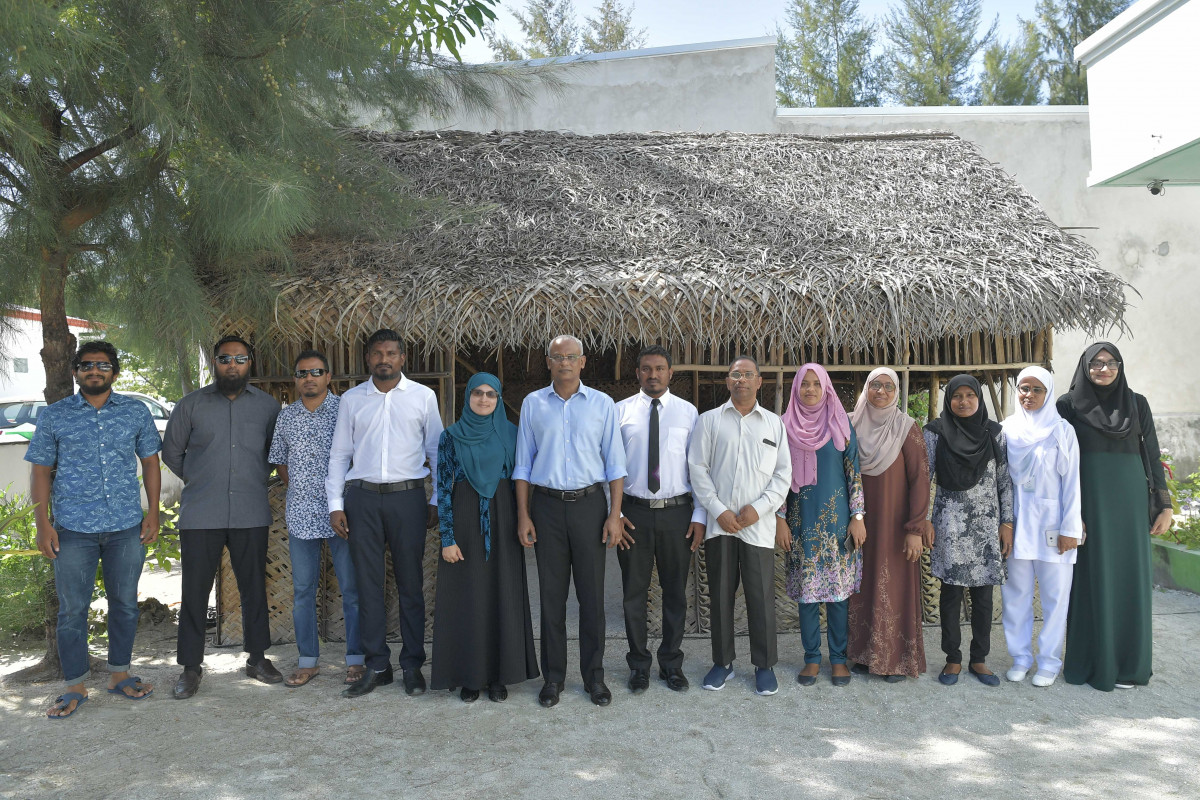 13 ޖުލައި 2019 --އަބްދުއް ސަމަދު މެމޯރިއަލް ހޮސްޕިޓަލްގެ މުއައްޒަފުންނާއި އެކު-- ފޮޓޯ: ރައީސް އޮފީސް