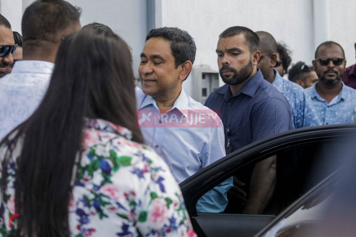 21 ޖުލައި 2019 --ރައީސް ޔާމިން ކޯޓަށް ދިޔުމަށްޓަކައި ކާރަށް އަރާވަޑައިގަންނަވަނީ-- ފޮޓޯ: ޝުއައިބް މުހައްމަދު