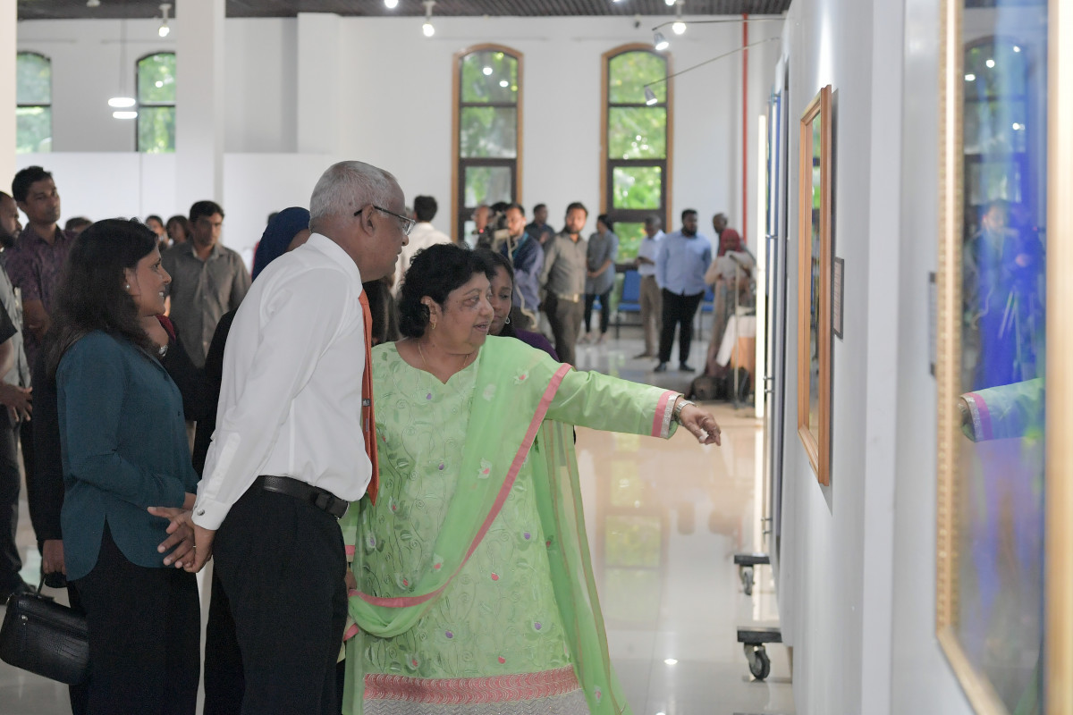 21 އޯގަސްޓް 2019 -- 'ދަ އަންޑަރ ވޯޓަރ ވޯލްޑް އޮފް މޯލްޑިވްސް' މައުރަޒު ހުޅުވުން، މި މައުރަޒު ހުޅުވައިދެއްވީ ރައީސުލްޖުމްހޫރިއްޔާގެ ދެކަނބަލުން -- ފޮޓޯ: ރައީސް އޮފީސް