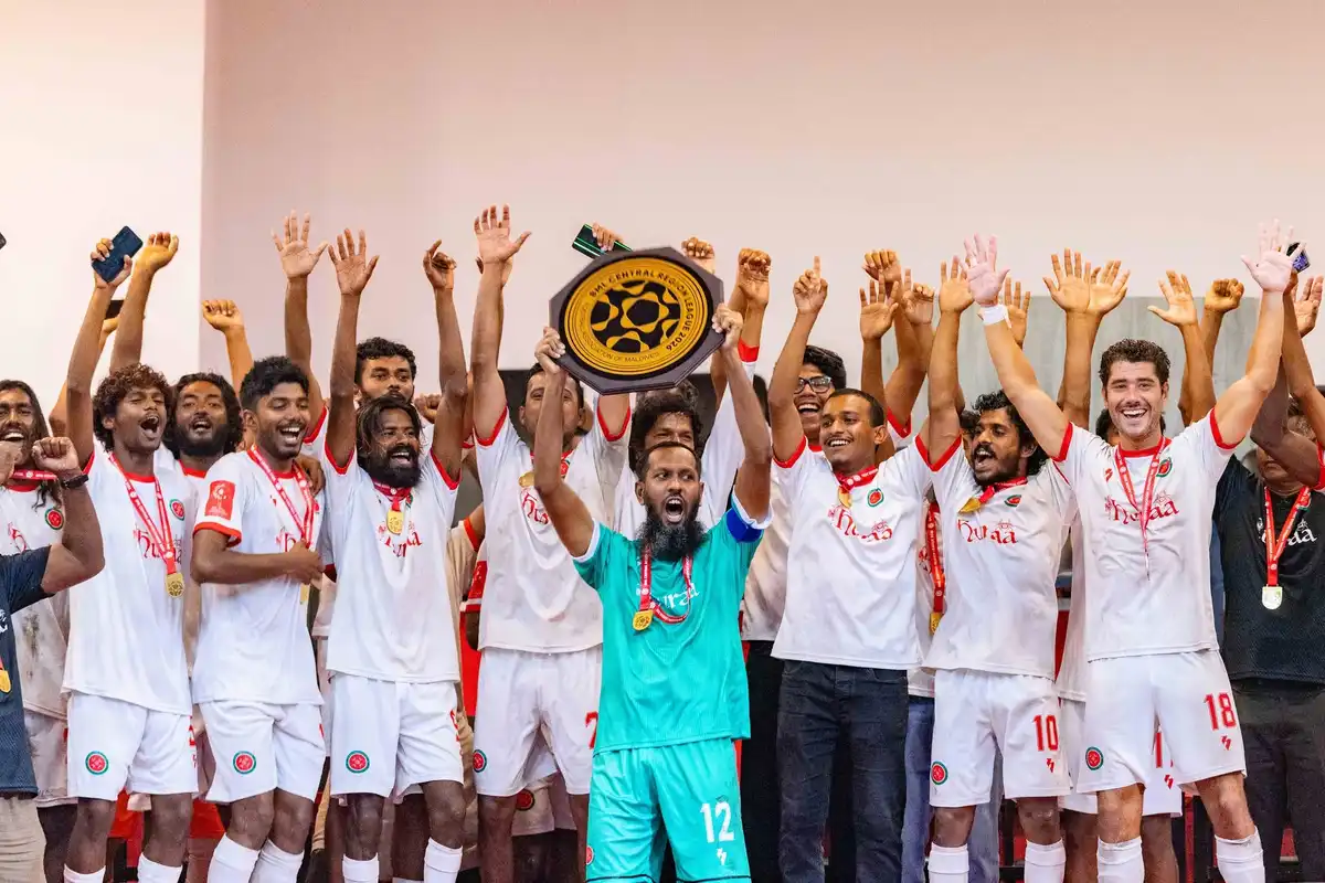 ސެންޓްރަލް ރީޖަން ލީގުގެ ޗެމްޕިއަންކަން ހޯދި ހުރާ ޓީމުން ޝީލްޑު އުފުލާލަނީ