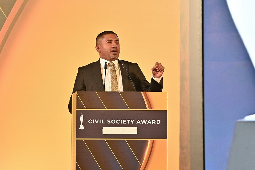 މި ޙަފުލާގައި މިނިސްޓަރ އޮފް ޔޫތު، ސްޕޯޓްސް އެންޑް ކޮމިއުނިޓީ އެމްޕަވަރމަންޓް އަޙްމަދު މަޙްލޫފް ވާހަކަފުޅު ދެއްކެވި - ފޮޓޯ: ރައީސް އޮފީސް