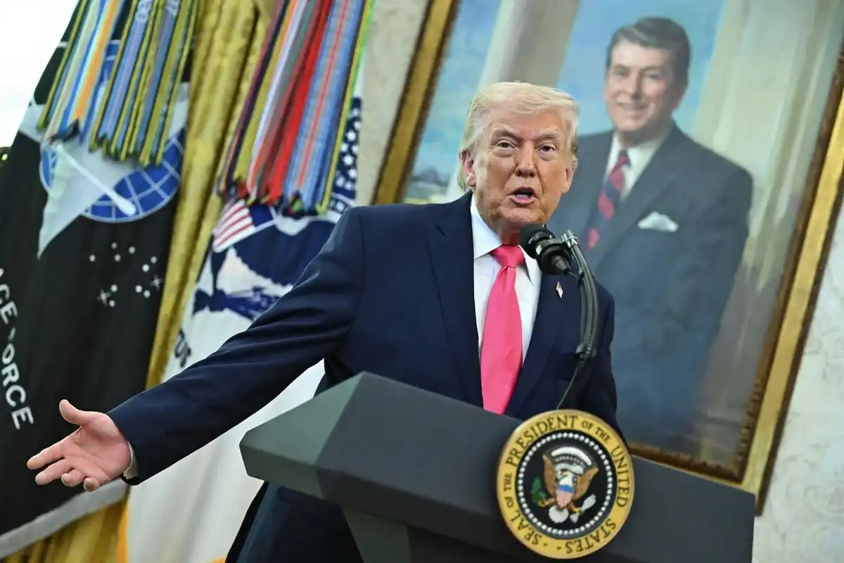 އެމެރިކާގެ ރައީސް ޑޮނަލްޑް ޓްރަމްޕް