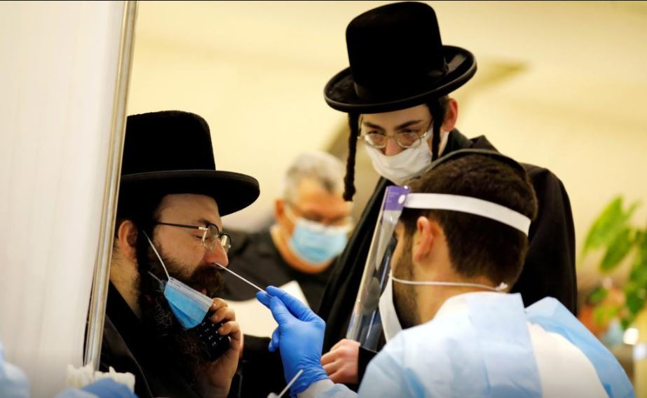 އިސްރާއީލްގައި ކޮވިޑް ސާމްޕަލް ނަގަނީ