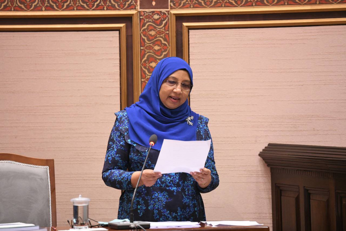 ޖެންޑަރ މިނިސްޓަރ ޢާއިޝަތު މުޙައްމަދުދީދީ މަޖިލީހުގައި ވާހަކަދައްކަވަނީ