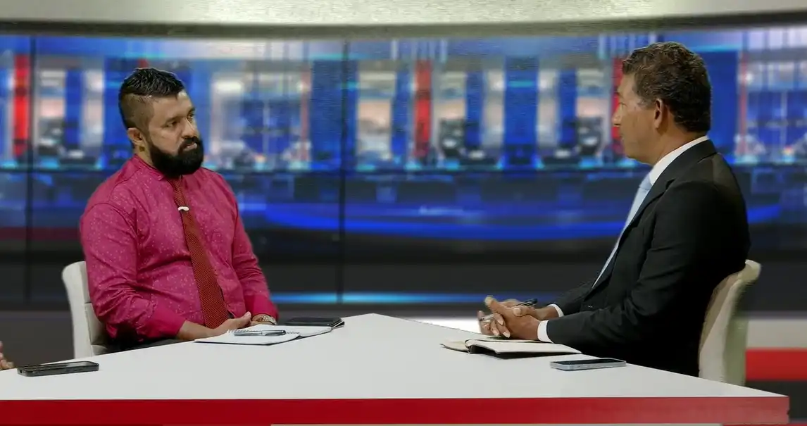 ފަތުރުވެރިން މޮނީޓަރު ކުރުމާއި މި ސަރުކާރުގެ ޑޮލަރުގެ ސިޔާސަތުގެ ސަބަބުން އިގުތިސާދަށް ބޮޑު ގެއްލުމެއް ލިބޭނެ: ވަކީލު އާސިފް