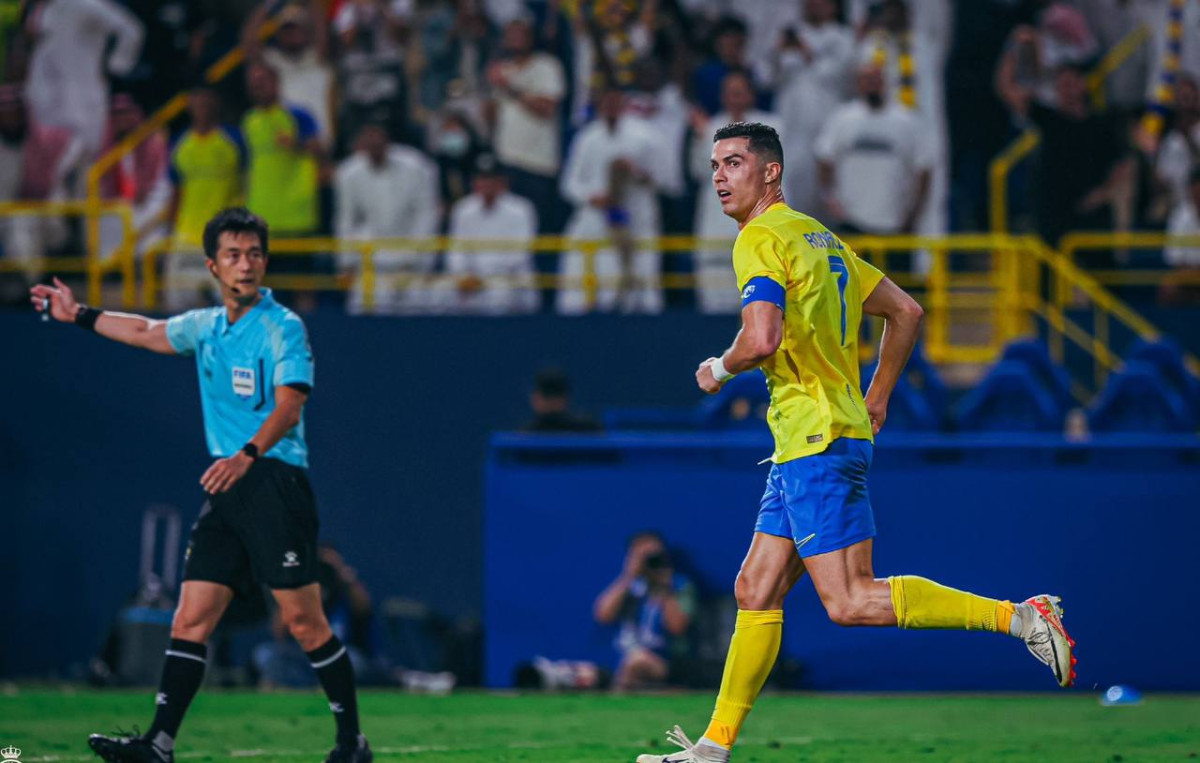 މެޗުގައި ލަނޑު ޖެހުމަށްފަހު ރޮނާލްޑޯ އުފާ ފާޅު ކުރަނީ