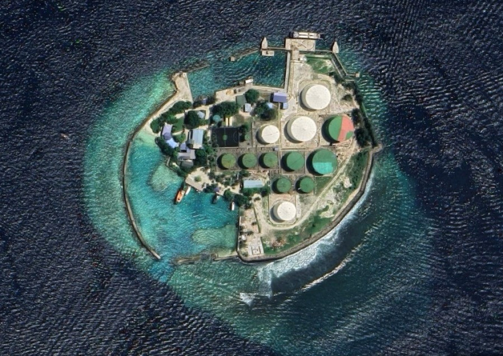 ފުނަދޫގެ ތެޔޮ ސްޓޯރޭޖް