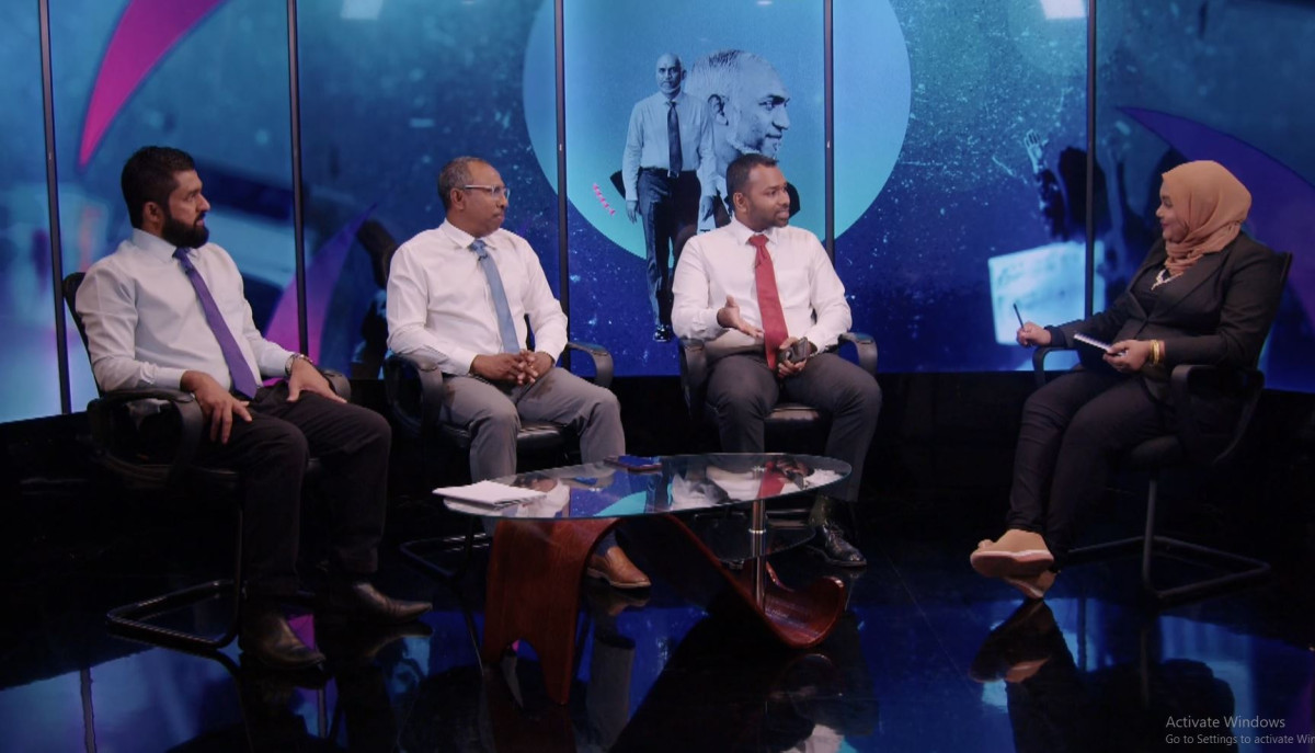 ގިލަންވެރިކަމުގެ އެއް އަހަރު ކަވަރޭޖްގެ ތެރެއިން