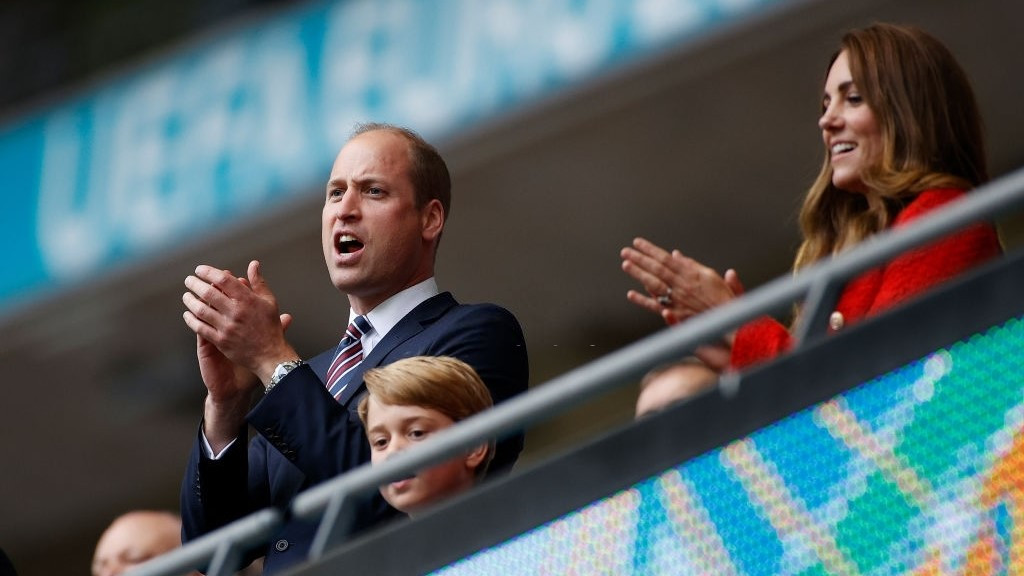 އިންގްލެންޑާއިި ޖަރުމަން ބައްދަލުކުރި މެޗު ބަލަން ޕްރިންސް ވިލިއަމްސް ދަނޑުގައި - ފޮޓޯ: ގެޓީ އިމޭޖަސް