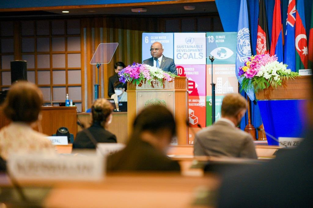 ޢަބްދުﷲ ޝާހިދު އެސްކެޕްގައި މުޚާތަބު ކުރައްވަނީ