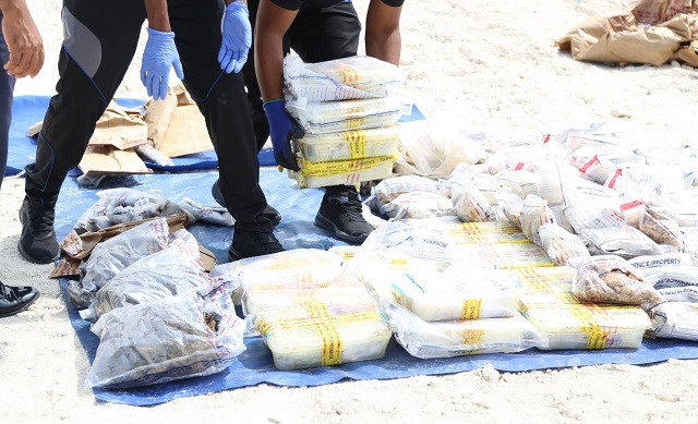 މަސްތުވާތަކެެއްޗާ ދެކޮޅަށް ފުލުހުން ކުރަމުން އަންނަ މަސައްކަތުގެ ތެރެއިން އެކި ރަށްރަށުގައި އޮޕަރޭޝަންތައް ހިންގަމުންދޭ