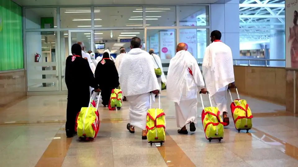 ކޮންމެ އަހަރެއްގެ ރަމަޟާން މަހު ރާއްޖެ އިން ގިނަ އަދަދެއްގެ ބަޔަކު އުމްރާ ގެ އަޅުކަން އަދާކުރުމަށް ސައުދީ އަރަބިއްޔާ އަށް ދަތުރުކުރޭ