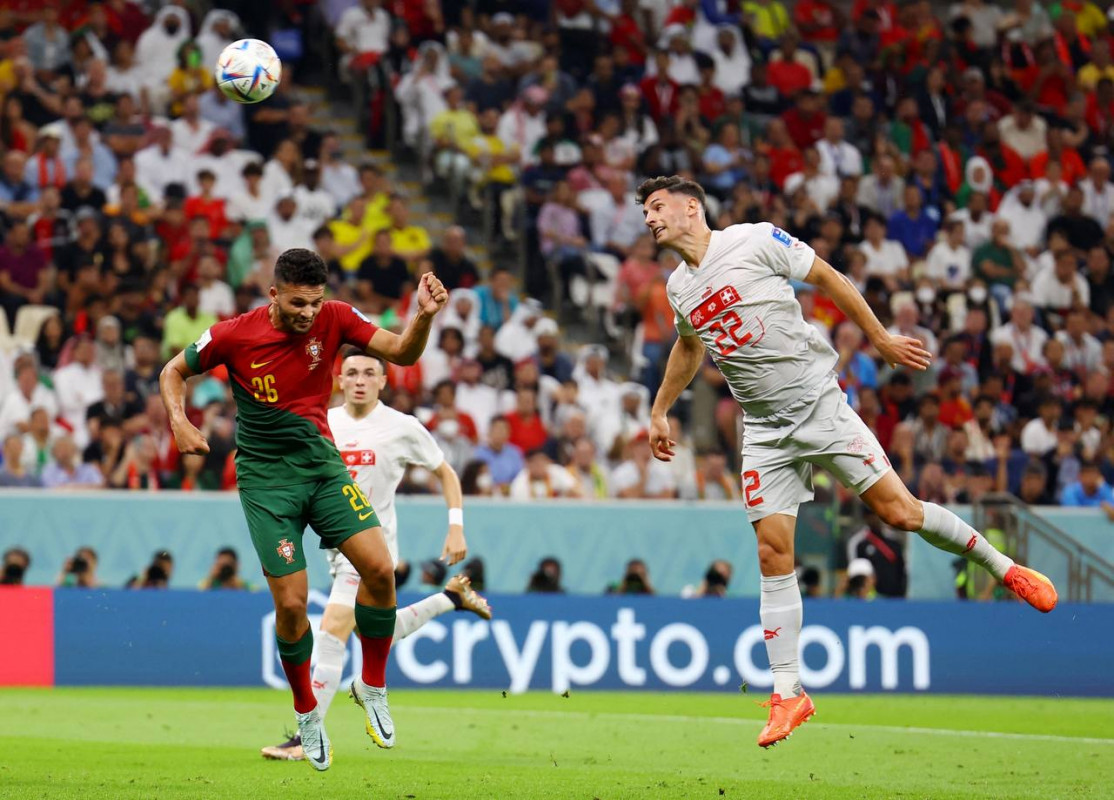 ޕޯޗުގަލް އަދި ސްވިޒަލެންޑް ބައްދަލުކުރި މެޗުގެ ތެރެއިން - ފޮޓޯ: ރޮއިޓާސް