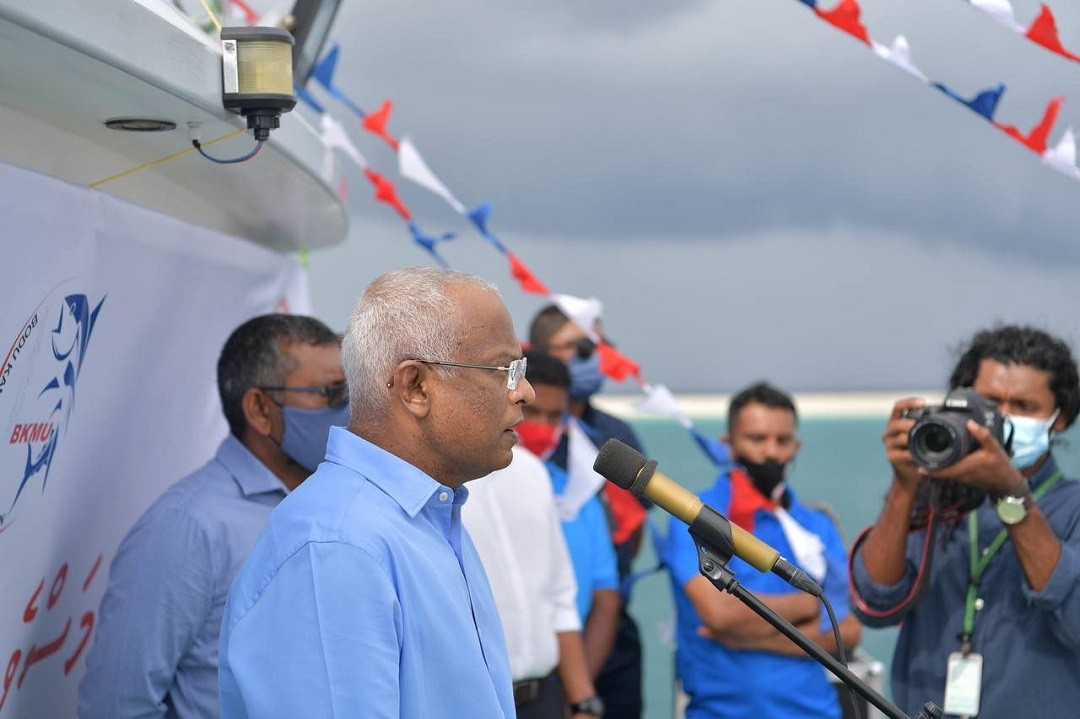 ބޮޑު ކަންނެލި މަސްވެރިންގެ އިހުތިޖާޖު - ރައީސް ވަނީ މަސްވެރިންގެ ހުރި ކަންބޮޑުވުންތައް އަޑުއައްސަވައި، އެކަންކަމަށް ހައްލު ހޯދައިދެއްވުމަށް މަސައްކަތްކޮށްދެއްވާނެ ކަމަށް ވިދާޅުވެފައި - ފޮޓޯ: ރައީސް އޮފީސް