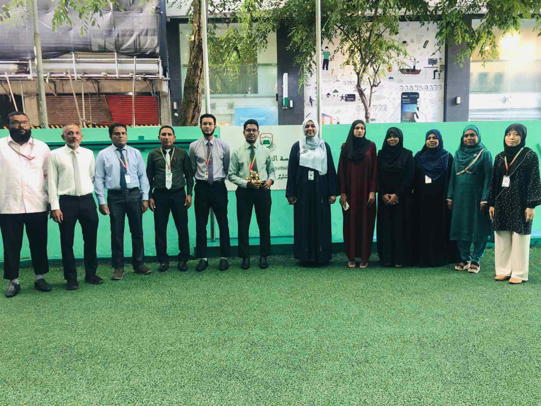 އަރަބިއްޔާ ސްކޫލްގެ ޕްރިންސިޕަލް (ވ6) އާއި އެ ސްކޫލް ޓީޗަރުންތަކެއް