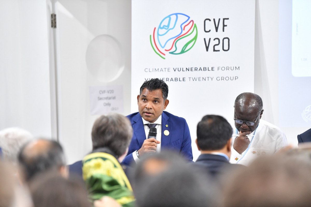 ސީވީއެފް އާއި ދަ ވަލްނަރަބަލް ޓްވެންޓީ (ވީ20) ކްލައިމެޓް ޕްރޮސްޕެރިޓީ ޕްލޭންސް ފްލެގްޝިޕް ޙަރަކާތުގައި ނައިބު ރައީސް ތަޤުރީރުކުރައްވަނީ