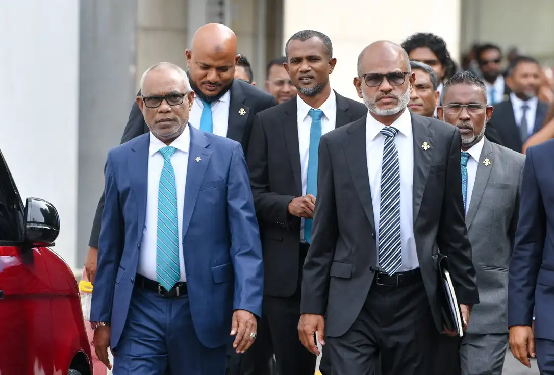 Majlis of puppets, tragic death of independent thought