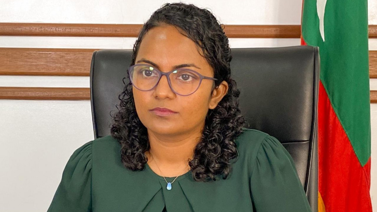 މިނިސްޓަރ އާމިނަތު ޝައުނާ