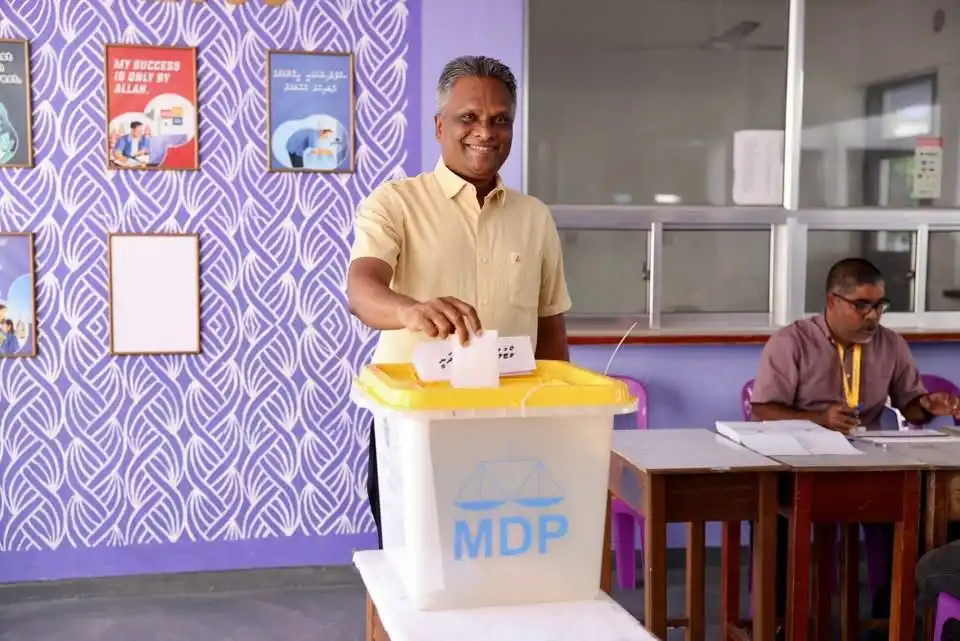 ލޯކަލް ކައުންސިލް އަދި ޑަބްލިއުޑީސީގެ މޯލްޑިވިއަން ޑިމޮކްރެޓިކް ޕާޓީ (އެމްޑީޕީ)ގެ ޕްރައިމަރީ