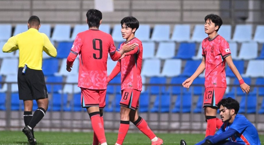 މެޗުގައި ލަނޑު ޖެހުމަށްފަހު ކޮރެއާގެ ކުޅުންތެރިން އުފާ ފާޅު ކުރަނީ