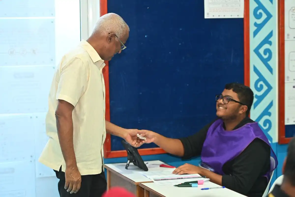 ކުރީގެ ރައީސް އިބްރާހިމް މުހައްމަދު ސޯލިހު ވޯޓު ލައްވައިފި