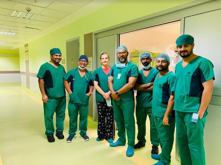 ސަރޖަރީ ކުރުމުގައި ހަރަކާތްތެރިވި ޓީމު