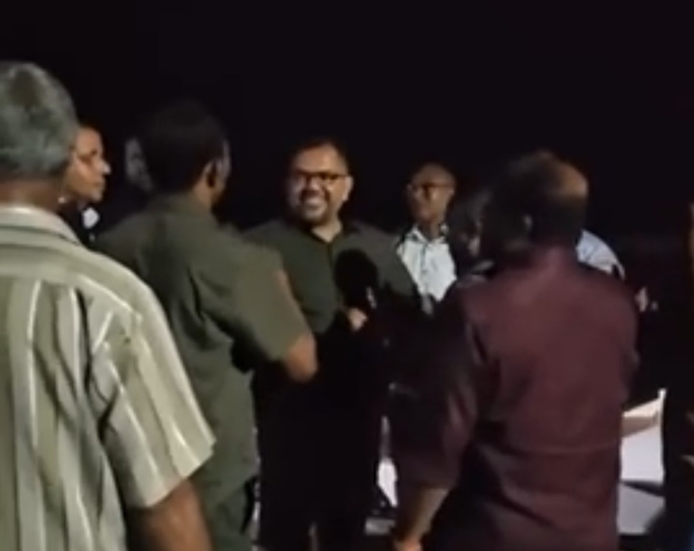 ޒަމީރު ވިލުފުއްޓަށް ވަޑައިގަތް ވީޑިއޯގެ ސްކްރީން ޝޮޓެއް