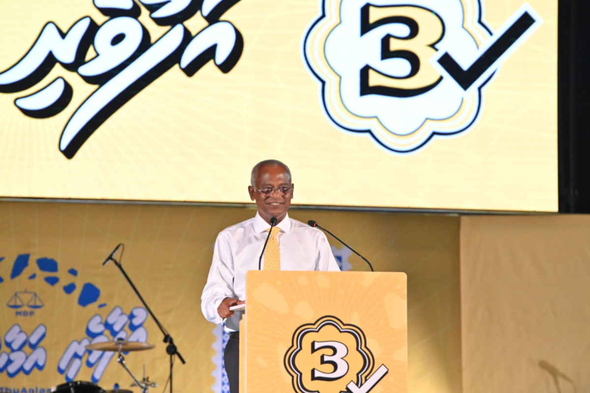 "އުފާވެރި އަމާން ރާއްޖެ - އުފާވެރި އައްޑޫ" ކެމްޕެއިން ޖަލްސާގައި ރައީސް ވާހަކަފުޅުދައްކަވަނީ